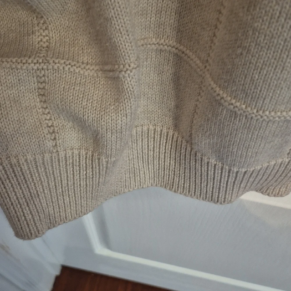 Izod Men's Beige Crewneck Cable Knit Cotton Sweater